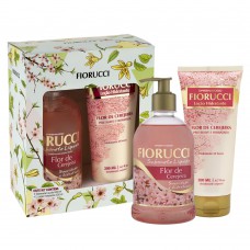 Fiorucci Flor De Cerejeira Kit - Sabonete Líquido + Loção Hidratante Kit Fiorucci Flor De Cerejeira Kit - Sabonete Líquido + Loção Hidratante Kit