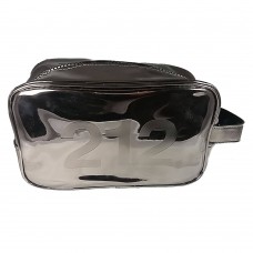 Brinde Carolina Herrera 212vip Black Ext Toile Bag (imagem Ilustrativa) - Nas Compras Da Marca Acima De R$259. Promoção Sujeita A Disponibilidade De Estoque.