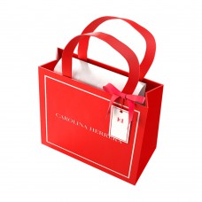 Brinde Carolina Herrera Corp Wrapping Kit (imagem Ilustrativa) - Nas Compras Da Marca Acima De R$349. Promoção Sujeita A Disponibilidade De Estoque.